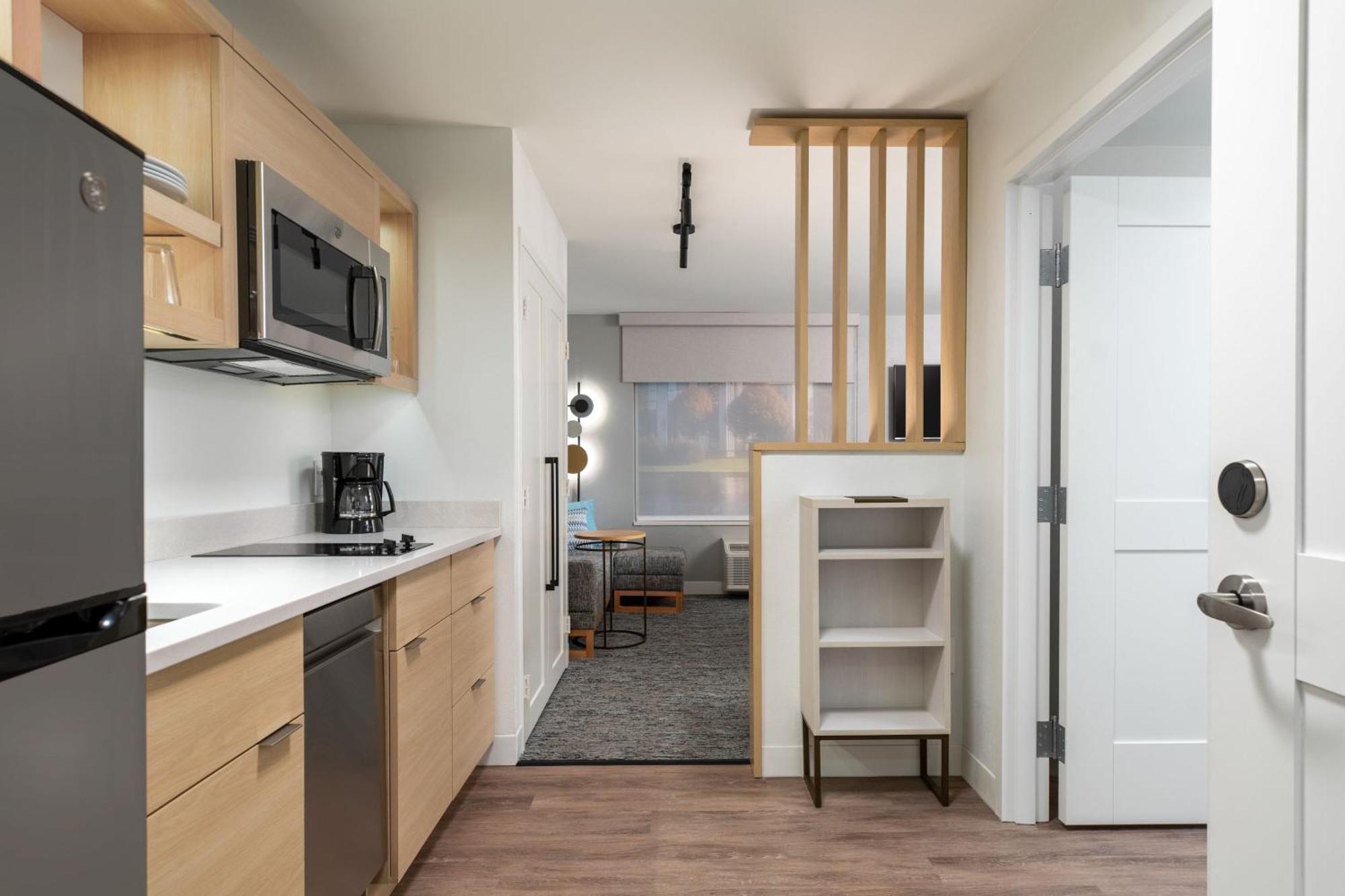 Towneplace Suites By Marriott Hadley Amherst Екстер'єр фото
