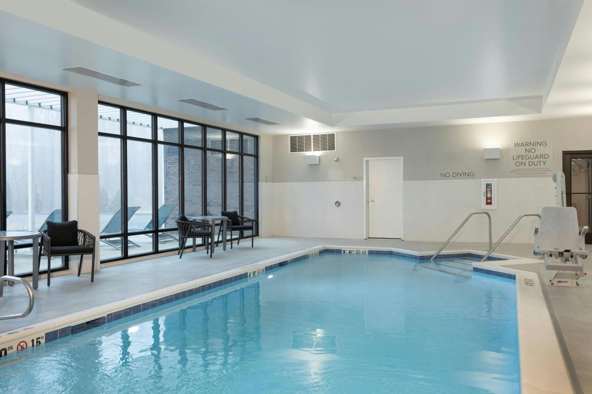 Towneplace Suites By Marriott Hadley Amherst Екстер'єр фото