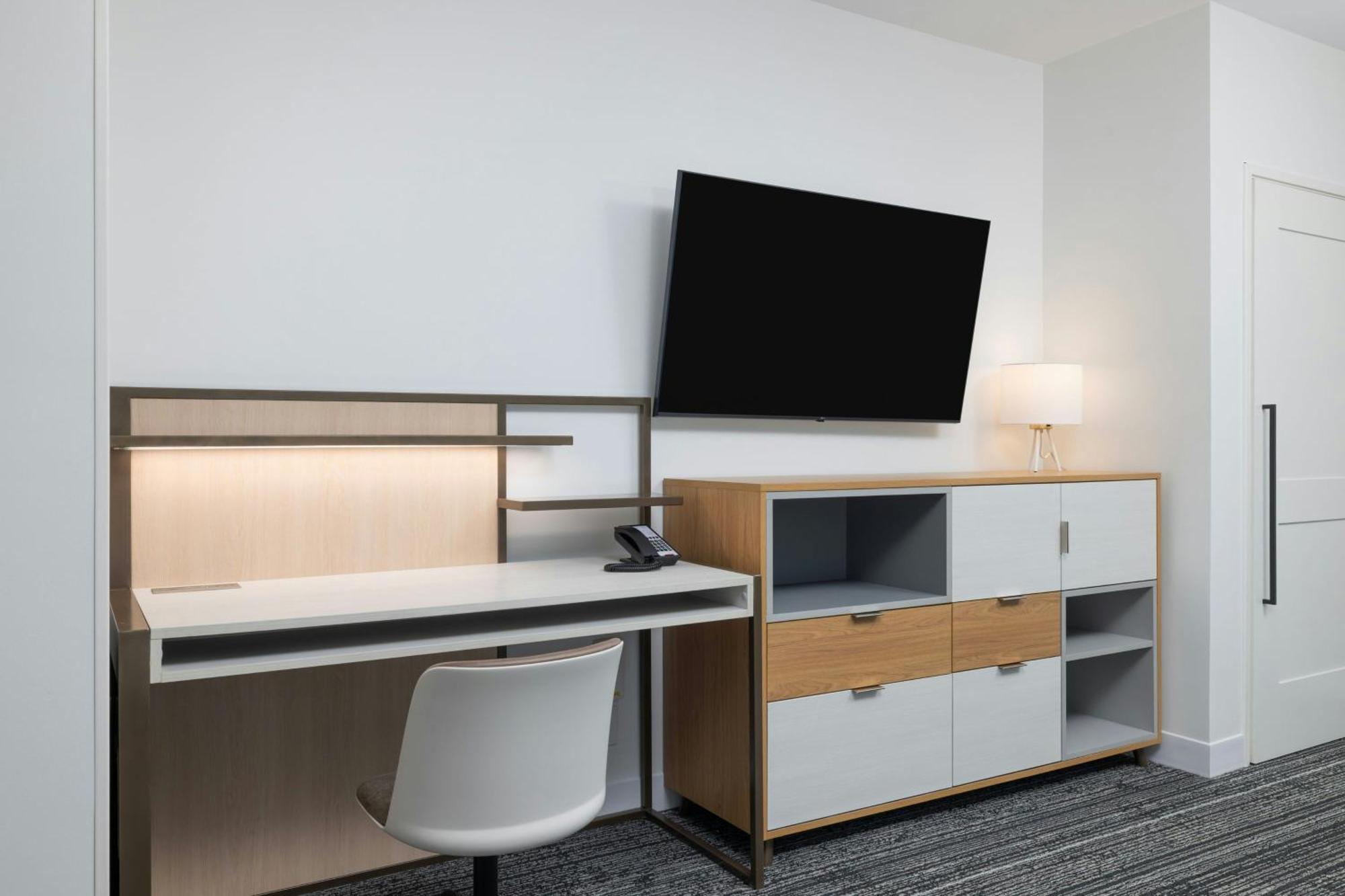 Towneplace Suites By Marriott Hadley Amherst Екстер'єр фото