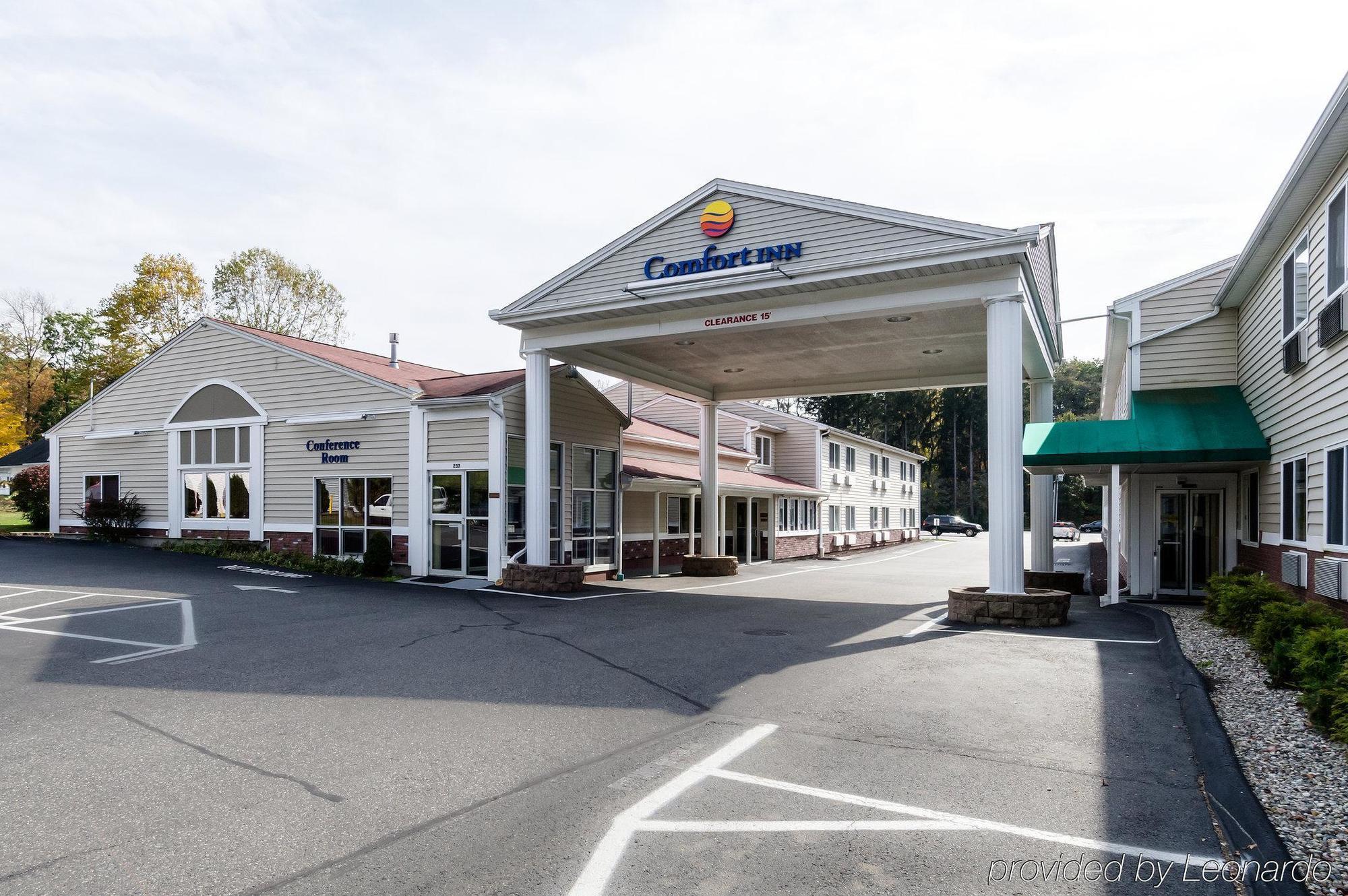 Towneplace Suites By Marriott Hadley Amherst Екстер'єр фото