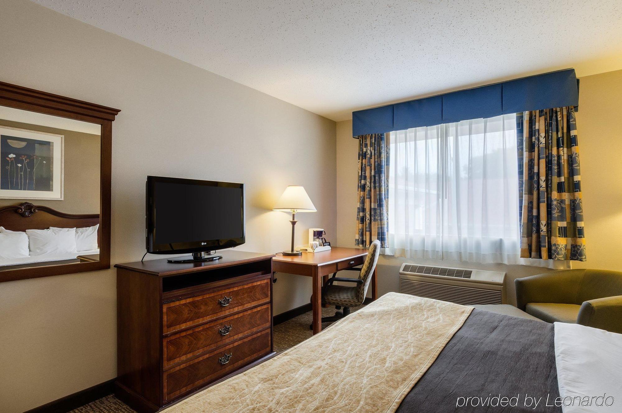 Towneplace Suites By Marriott Hadley Amherst Екстер'єр фото
