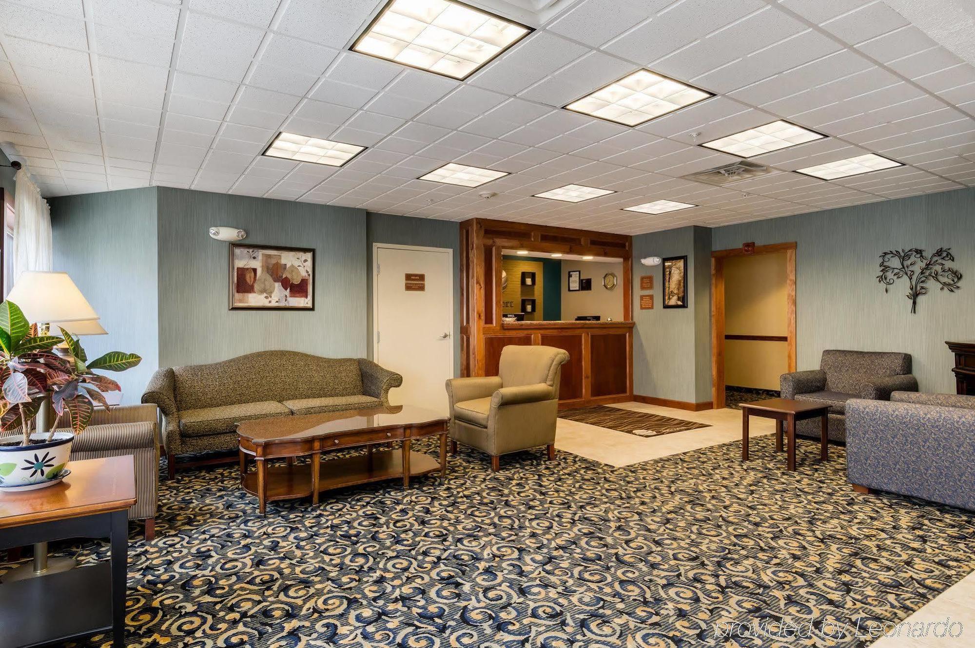 Towneplace Suites By Marriott Hadley Amherst Екстер'єр фото