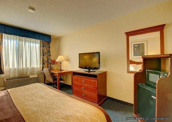 Towneplace Suites By Marriott Hadley Amherst Екстер'єр фото