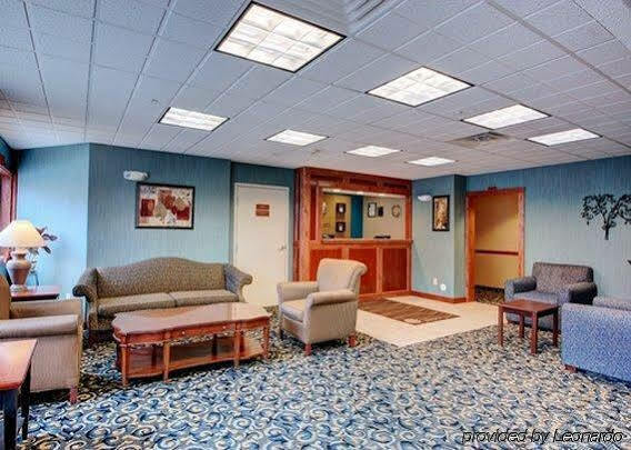 Towneplace Suites By Marriott Hadley Amherst Екстер'єр фото