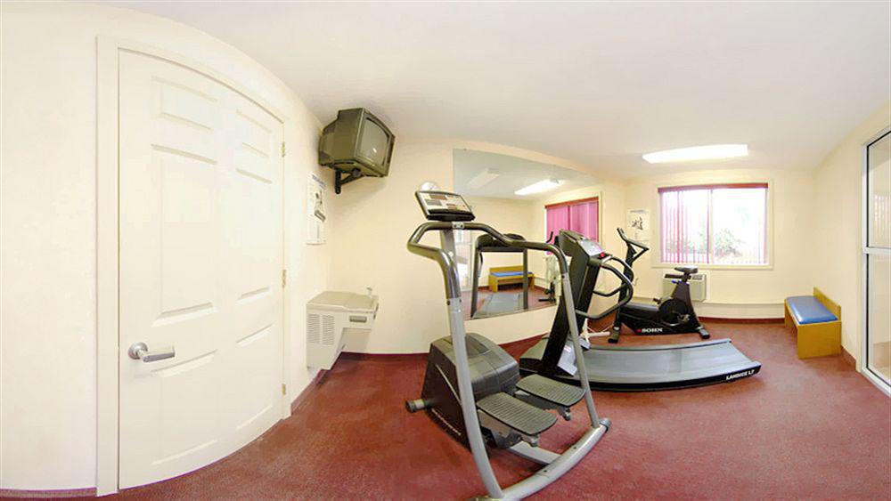 Towneplace Suites By Marriott Hadley Amherst Екстер'єр фото